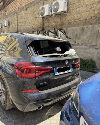 BMW X3 G01 20d M Sport incidentata marciante