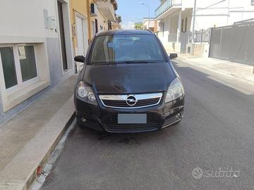 Opel zafira anno 2007 metano  leggi descrizione 