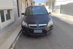 Opel zafira anno 2007 metano  leggi descrizione 