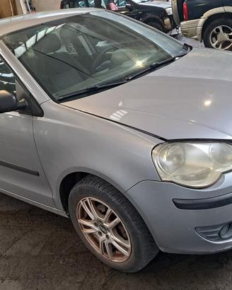 VW POLO 2006 SOLO PER RICAMBI