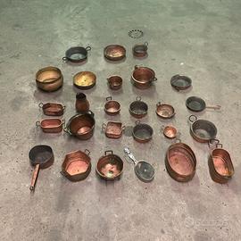 Set di tegami e scodelle in rame