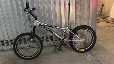Bicicletta da trial