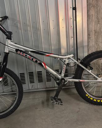 Bicicletta da trial