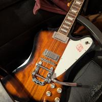 Chitarra elettrica Epiphone Firebird con Bigsby
