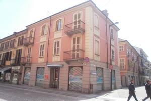 ASTI CORSO ALFIERI ANGOLO VIA PRANDONE € 195000