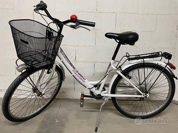 Bicicletta bici 24 ragazzina adolescente
