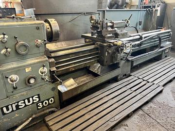 Artigiano tornitore manuale con esperienza