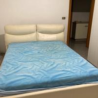 Letto matrimoniale con contenitore