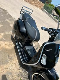 Vespa 300 gts