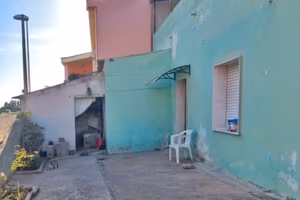 Casa indipendente in zona centrale del paese