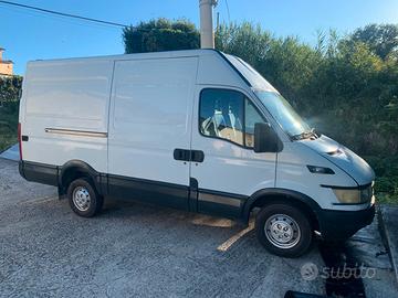 Iveco Daily autocarro Van Truck