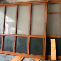 PARETI IN FERRO E VETRO .