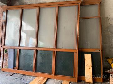 PARETI IN FERRO E VETRO .