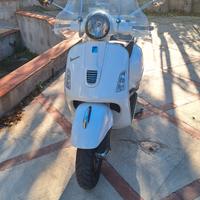 Piaggio Vespa 300 GTS - 2010