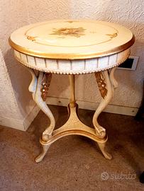 Tavolino in stile Veneziano