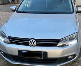 VOLKSWAGEN Jetta - 2011