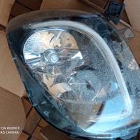 Faro smart anteriore sinistro