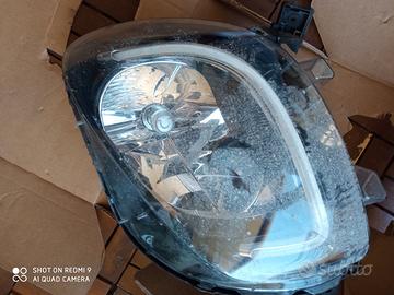 Faro smart anteriore sinistro