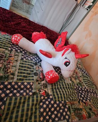 Unicorno di peluches