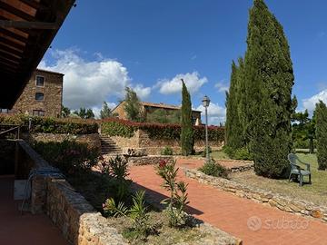 Appartamento in antico Borgo con parco e piscina