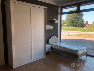 camera letto armadio scrivania settimanale