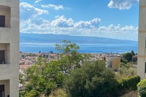 Trilocale oltre accessori in Salita Montesanto