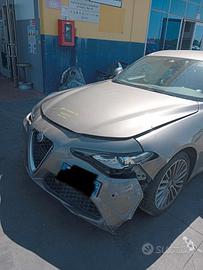 Alfa Romeo Giulia del 2017 per ricambi