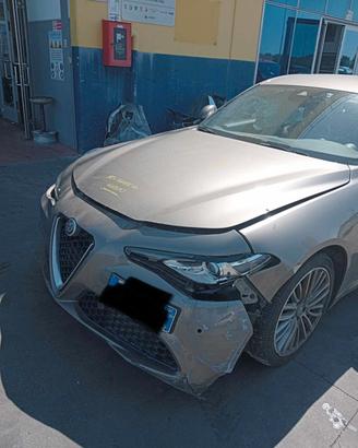 Alfa Romeo Giulia del 2017 per ricambi
