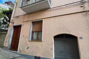 Casa indipendente su tre livelli