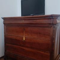 cassettone in noce fine 800