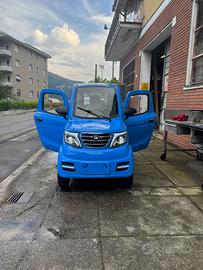 Macchina elettrica per disabili/anziani