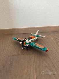 Aereo LEGO Technic per acrobazie