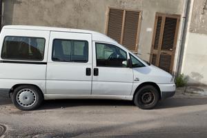 FIAT Scudo con pedana per disabili