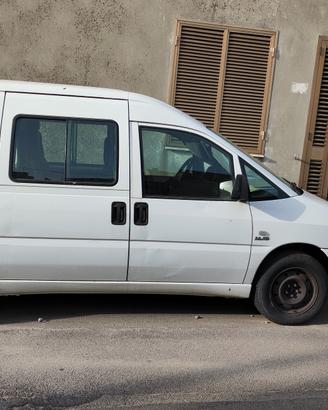 FIAT Scudo con pedana per disabili