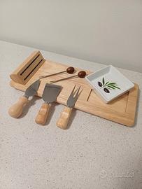 Tagliere in legno per aperitivi con accessori 