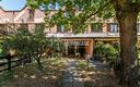 villetta-a-schiera-su-quattro-livelli-con-giardino