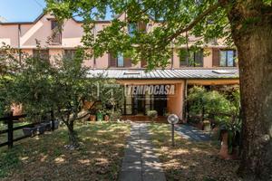 Villetta a Schiera su Quattro Livelli con Giardino