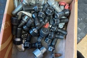 Bulloni ruote auto bmw/ww