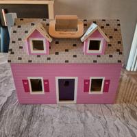 Casina in legno per bambine