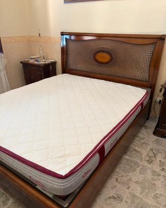 Letto matrimoniale a contenitore in legno massello