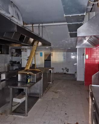 scaffali acciaio  per cucina industriale Zanussi