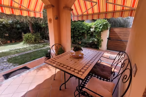 Casa con giardino