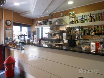 ARREDAMENTO PER BAR …..  …