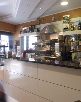 ARREDAMENTO PER BAR …..  …