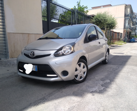 Toyota Aygo 1.0 5 porte 2012 con navigatore