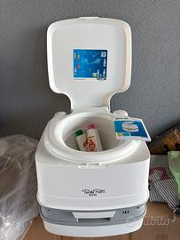 WC chimico per campeggio