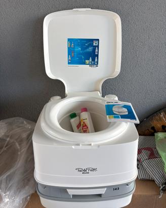 WC chimico per campeggio