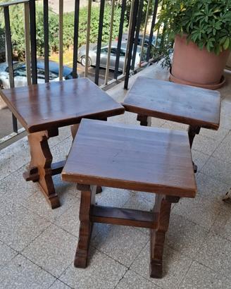 Sgabelli stile rustico in legno massiccio