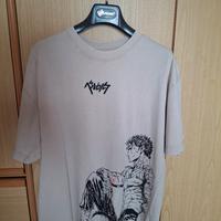 maglietta di berserk con disegno di guts