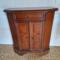 Mobiletto angolare in legno